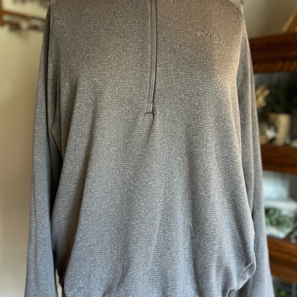 Merrell Pullover size medium
